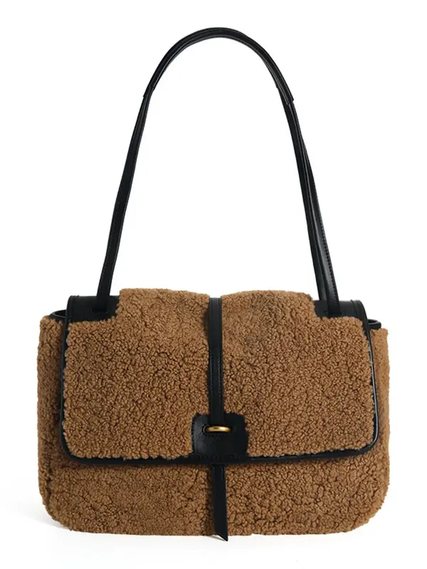 Smting fluffy messenger bag