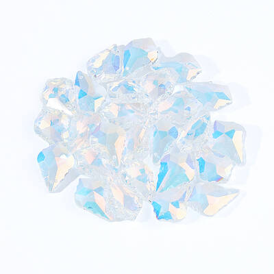 50Pcs Faceted Leaf Glass Pendants