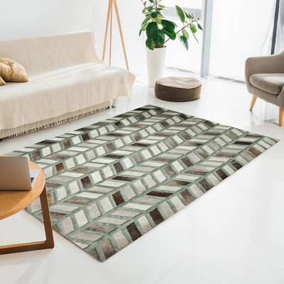 Spica Pattern Green & Cream Cowhide Patchwork Rug