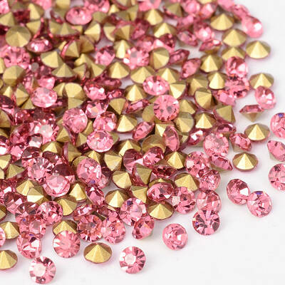 Back Plated Grade A Diamond Glass Pointed Rhinestone