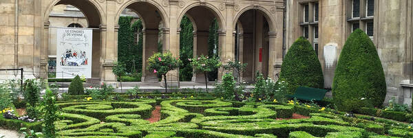 Le Marais: Secret Stories & Invisible Details