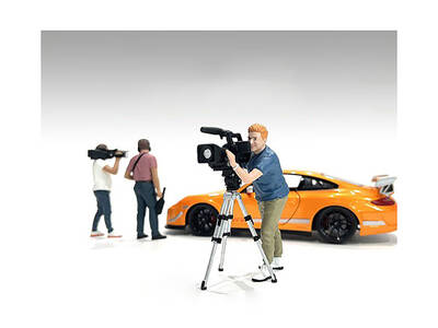 On-Air Figure 5 with Standing Camera for 1/24 Scale Models by American Diorama
