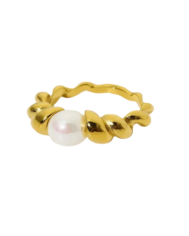 18K Pearl Ring in Gold Rope