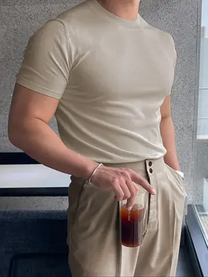 Men's Solid Round Neck Knit Top, Regular Fit Casual Short Sleeve Crew Neck Knitwear for Summer, Fashion Men's Knit Clothing f...