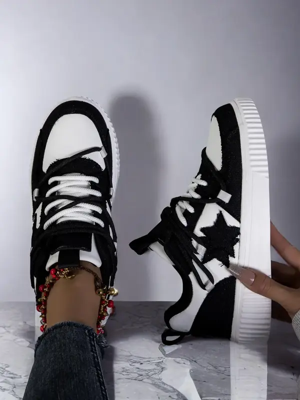 Women's Star Patched Design Lace Up Front Low Top Sneaker Shoes, Casual Breathable Skate Shoes, 2024 Fall Summer Trendy All-m...