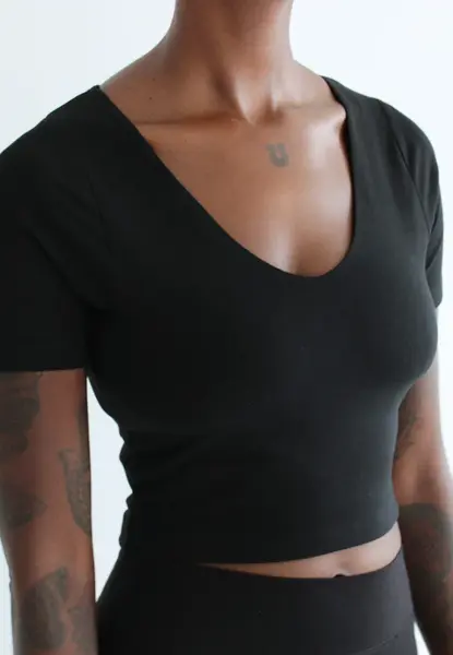 Organic Cotton V-Neck Cropped T-Shirt, Black | Size: XXL