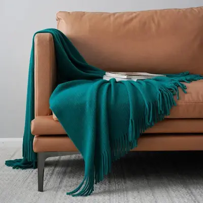 Aperturee Pink Throw Blanket Soft Knit Blanket with Tassels for Bed