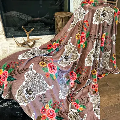 The Reese Lightweight Throw Blanket 60\