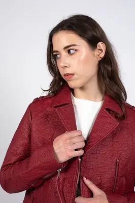 Perfecto Ananas Red | Taille: M | B corp: certification matière Pinatex