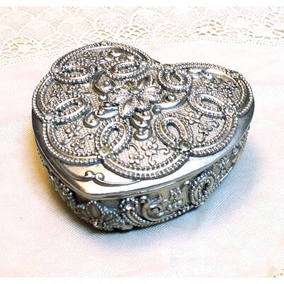 Heart Shaped Resin Jewelry Storage Boxes