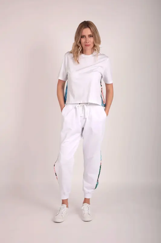 Upcycled - T-shirt in White with Paint Stroke Detail | Size: L