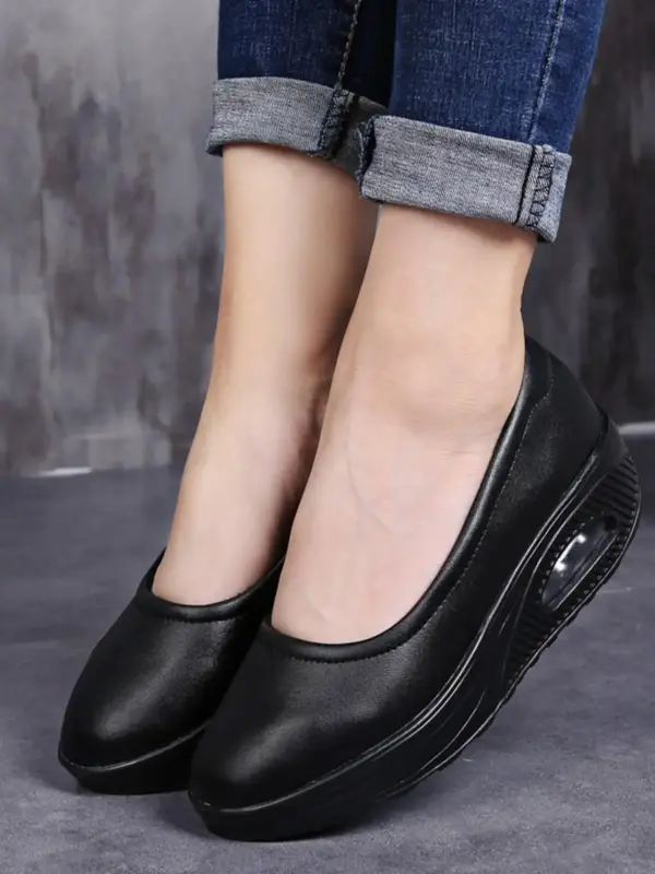 Women's Solid Color Round Toe Slip on Low Top Sneakers, 1 Pair Summer 2024 Breathable Comfortable Casual Shoes for Daily Wear...