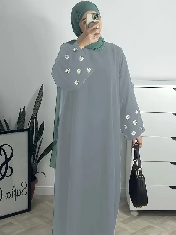 Elegant Muslim Women Dress, Embroidered Daffodil Design, Saudi Arabia Dubai Ramadan Gown, Luxury Turkish Festival Party Robe