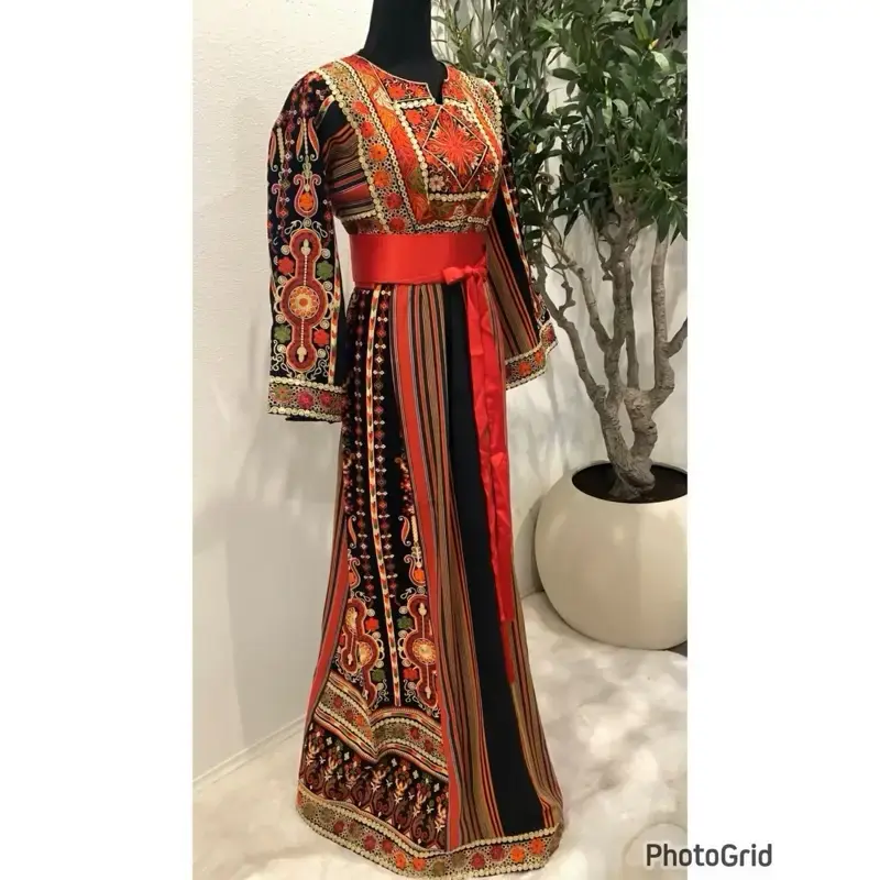 Black and Red Thobe with Embroidery, Long Sleeves, Elegant Design, Perfect for Special Occasions