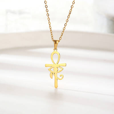 Fashionable stainless steel pendant necklace suitable for daily wear for women.