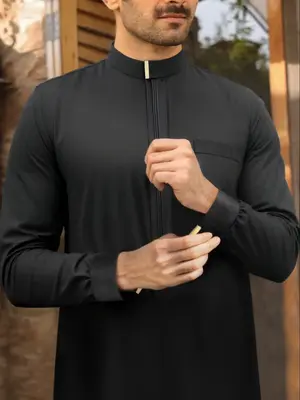 Traditional Arabic Islamic Men's Clothing: Classic black stand-up collar robe. Suitable for Ramadan, Eid al-Adha and other fe...