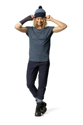 W's Activist Tee | Color: true black | Size: L