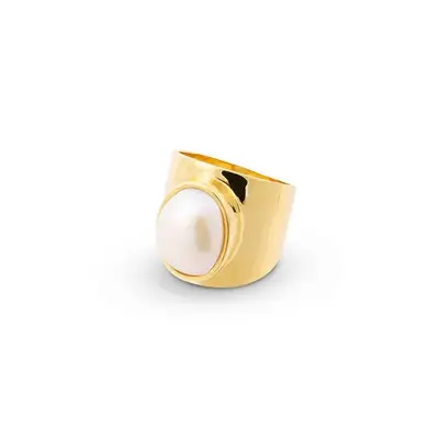 Venus White Pearl Gold Ring | RING SIZE: LARGE 8 (US) – P  (UK) – 56 (EU)
