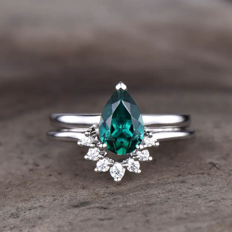 2pcs Pear Shaped Solitare Emerald Engagement Ring Set  Comfort Fit