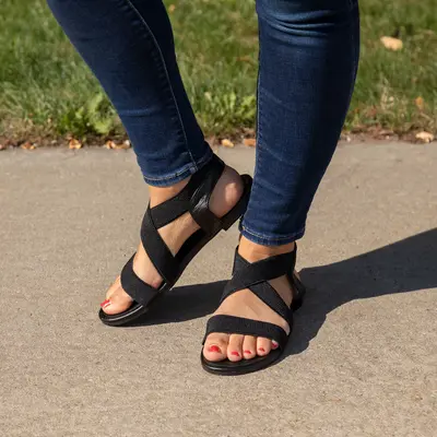 Pawsitively Stretchy Sandals - Painted Paws - 9