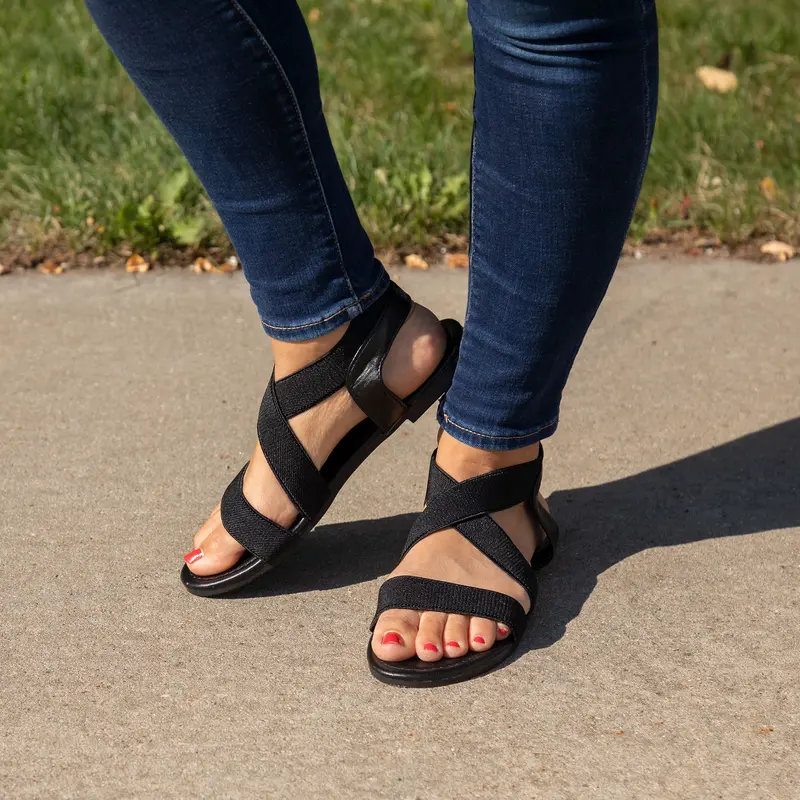 Pawsitively Stretchy Sandals - Painted Paws - 9