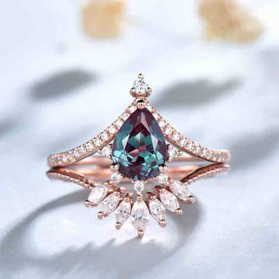 Vintage 1.2 Carat Pear Shaped Alexandrite Wedding Set Rose Gold 2pcs