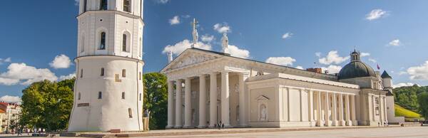 Walk the old town of Vilnius: from Cathedral Square to the Gate of Dawn