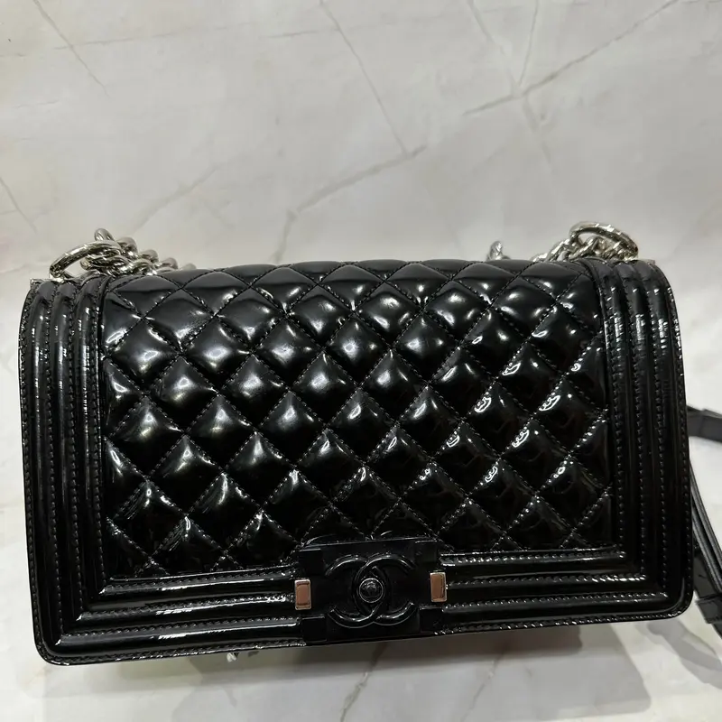 Pre-owned CHANEL Patent Leather Crossbody Bags 2014 Collection Old Medium Black Patent Boy Bag