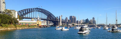 A harbour foreshore walk to Lavender Bay
