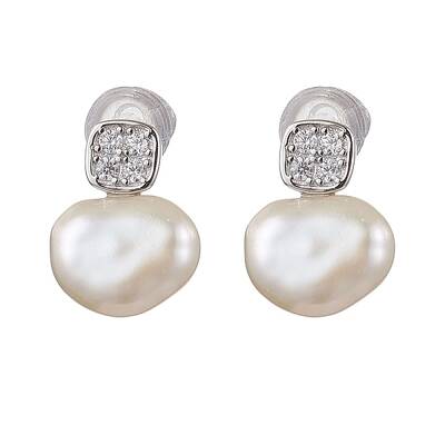 Natural Pearl Ear Studs