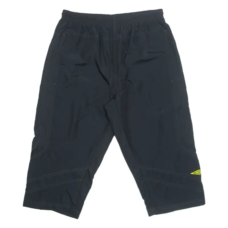 UMBRO Mesh Lined 3/4 Length Mens Sports Shorts Black M W28