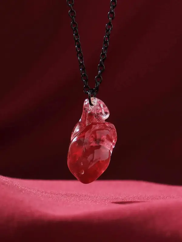 Women's Synthetic Resin Pendant Heart Necklace, Street Trend Chain Matching Necklace with Resin Heart Charm, Fashion Jewelry ...