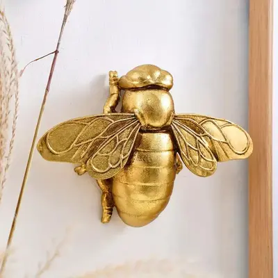 Golden Resin Bee Wall Mounted Decorative Artwork for Living Room & Office Classic Style Creative Home Decor Items - Design Ar...