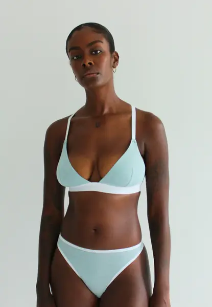 The Triangle, Salty Air | Size: L