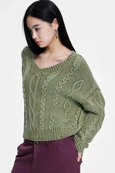 V-Neck Cable Womens Sweaters Spring 2025 Cable Knit Long Sleeve Sweater Chunky Pullover Loose Outfits