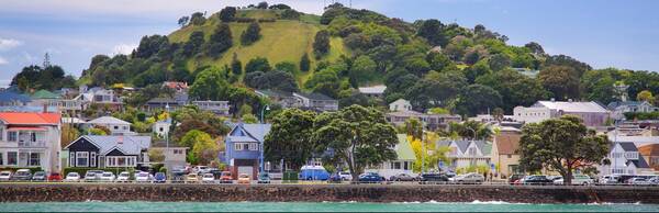 Devonport’s Village and Volcanic Peaks: An Auckland Walking Tour