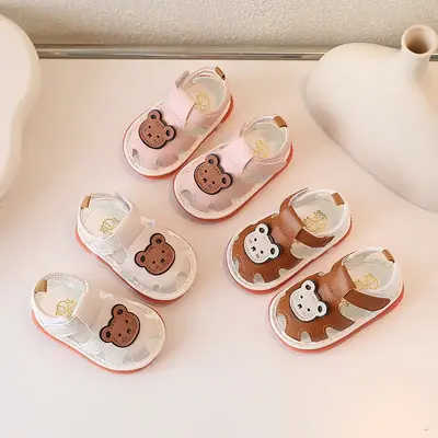 Trendy Baby Boys Girls Summer Sandals Cue Bear Pattern Squeaky Squeaky Shoes Non-slip Newborn First Walking Shoes
