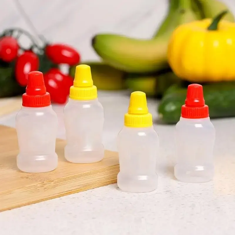 Mini Sauce Bottle, 4 Counts Portable Squeeze Seasoning Bottle, Portable Ketchup Dispensing Bottle, Seasoning Dispenser for Ke...