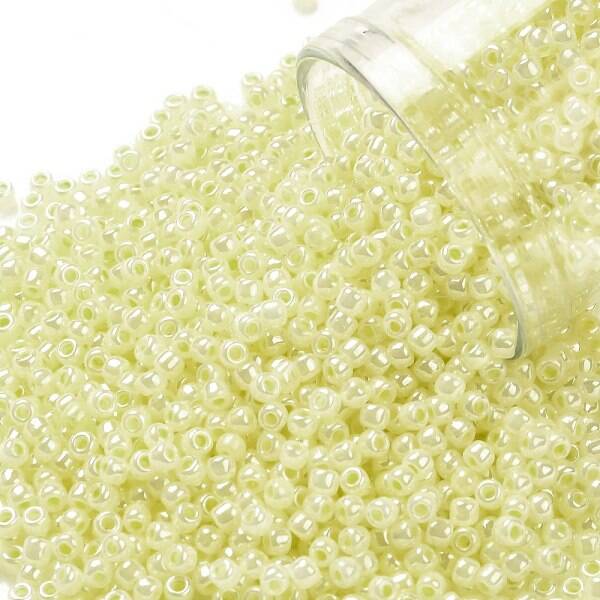 TOHO Round Seed Beads