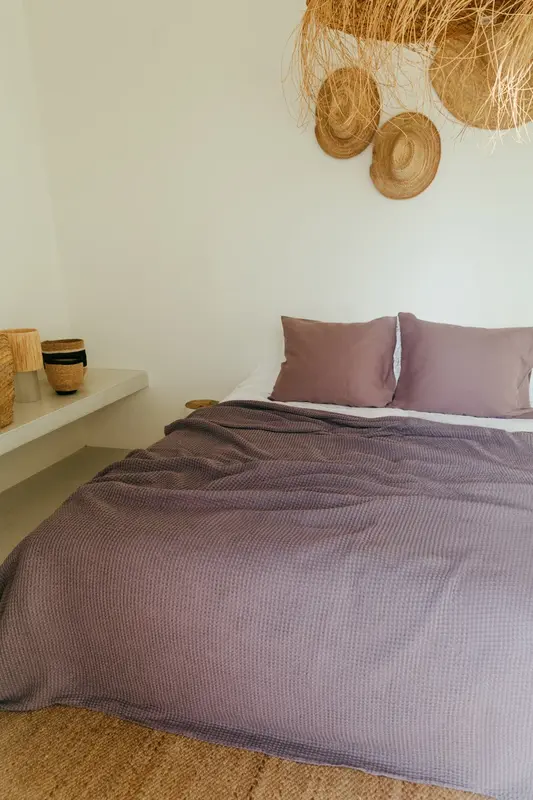 Linen waffle bed throw in Dusty Lavender | Size: 53x81