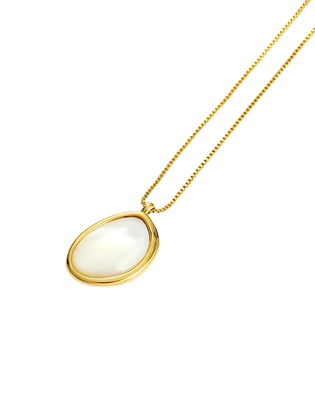 18K Pearl Pendant Necklace - Love Me Oval