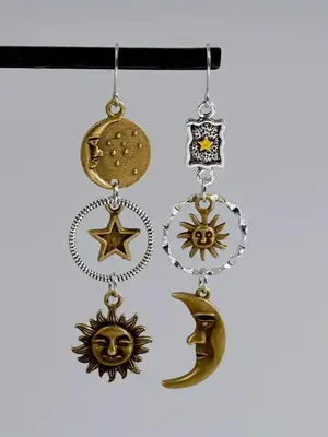 Women's Boho Style Moon & Star Design Dangle Earrings, 2024 Summer Trendy Vintage Trendy Hollow out Design Drop Earrings, Fas...