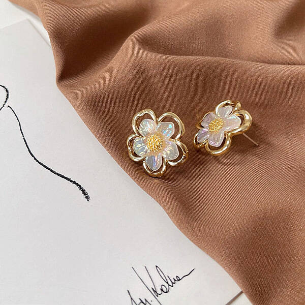 Resin Flower Stud Earrings