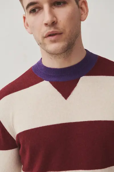 Claude | Red / Ivory | | Size: M