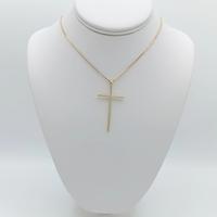 Minimalist chain with fine cross, elegant for women, 14k gold plated, high quality.