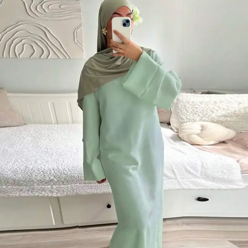 Abayah for Women - Versatile Outfit in Soft Green with Long Sleeves and Comfortable Fit