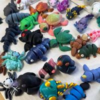 Build a Box Live with Me - Collectible Animal Figures for home decor, Includes Various Colors and Styles