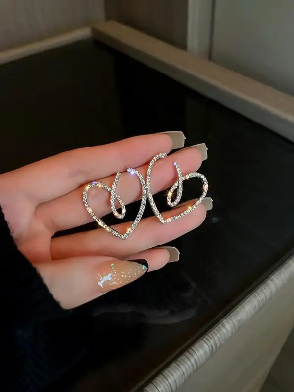 1 Pair Rhinestone Decorated Hollow Out Heart Shaped Dangle Earrings, Casual Jewelry For Women, Elegant Fashion Cubic Zirconia...