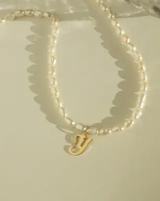 Quincy Initial Necklace | Metal Color: Gold | Style: Y