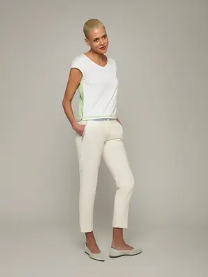 PURSELANE | Reversible V-neck Tee | Size: XS | Colour: White-Sapling